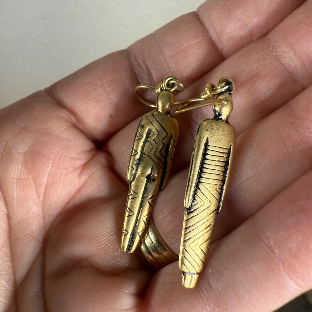 N/A elegant gold